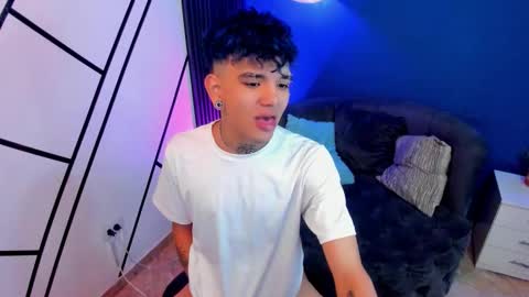 Snapshot of todoroki_g chatting on November 24, 12:27 pm todoroki_g online show from November 24, 12:27 pm