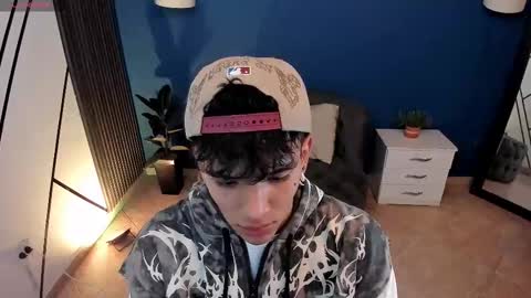 Snapshot of todoroki_g chatting on December 17, 2:01 pm todoroki_g online show from December 17, 2:01 pm