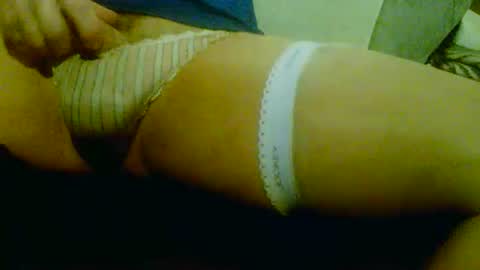 Love2sucNylonToes online show from May 28, 11:51 am