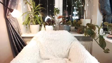 Snapshot of tokens_are_sexy chatting on February 9, 3:34 pm tokens_are_sexy online show from February 9, 3:34 pm