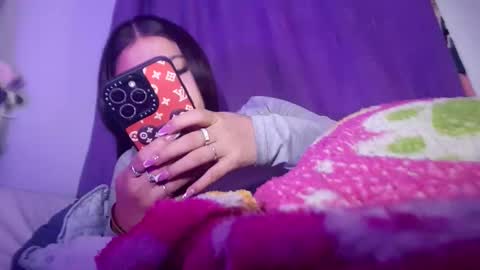 Snapshot of tokiio_petit chatting on December 1, 11:48 am Tokio petit online show from December 1, 11:48 am