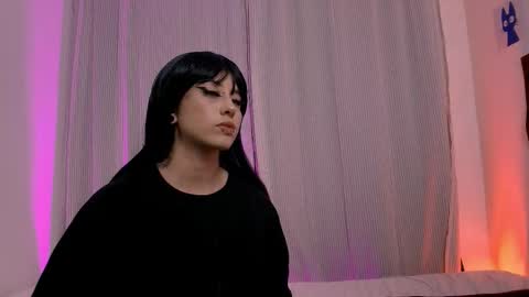 Snapshot of tokyo_blues chatting on January 11, 6:51 am Halsey Sofii online show from January 11, 6:51 am