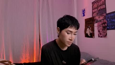 Snapshot of tokyo_blues chatting on January 13, 2:39 am Halsey Sofii online show from January 13, 2:39 am