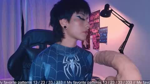 Snapshot of tokyo_blues chatting on February 25, 11:03 pm Halsey Sofii online show from February 25, 11:03 pm