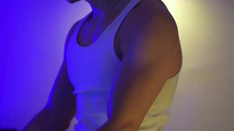 Snapshot of tokyo_oo chatting on November 16, 2:55 pm tokyo_oo online show from November 16, 2:55 pm