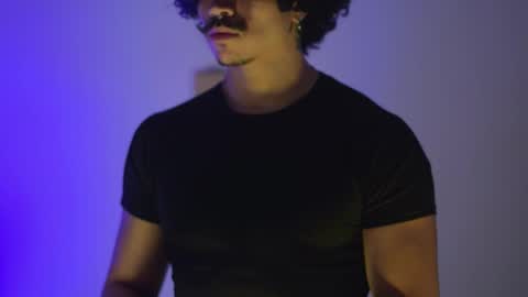 Snapshot of tokyo_oo chatting on November 18, 12:42 pm tokyo_oo online show from November 18, 12:42 pm