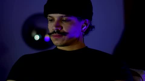 Snapshot of tokyo_oo chatting on December 19, 8:43 am tokyo_oo online show from December 19, 8:43 am