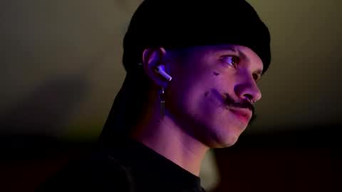 Snapshot of tokyo_oo chatting on December 21, 10:44 am tokyo_oo online show from December 21, 10:44 am