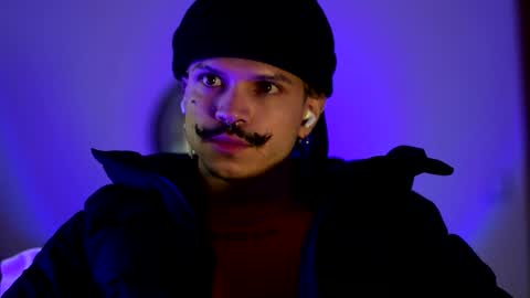 Snapshot of tokyo_oo chatting on January 8, 11:45 am tokyo_oo online show from January 8, 11:45 am