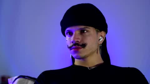 Snapshot of tokyo_oo chatting on January 9, 12:19 pm tokyo_oo online show from January 9, 12:19 pm