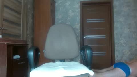 Snapshot of tolianuch chatting on April 23, 10:25 am Huligan online show from April 23, 10:25 am