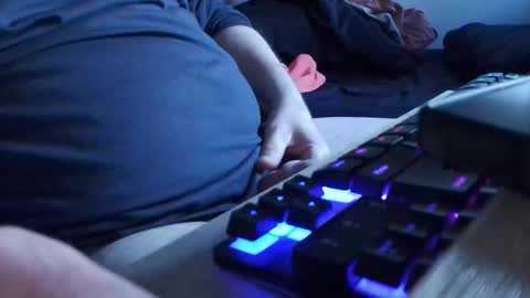 tolon408472 online show from March 11, 5:19 pm