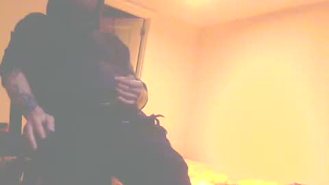 Snapshot of tom3336661984 chatting on April 10, 8:19 am Ymmot online show from April 10, 8:19 am