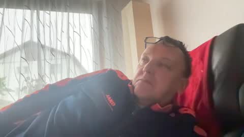 Snapshot of tom6644 chatting on December 22, 12:16 pm Tom online show from December 22, 12:16 pm