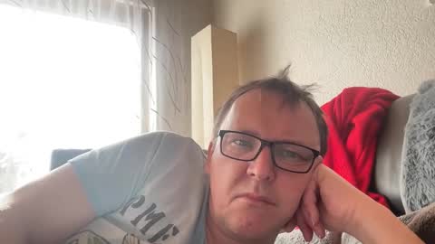 Snapshot of tom6644 chatting on March 8, 12:20 pm Tom online show from March 8, 12:20 pm