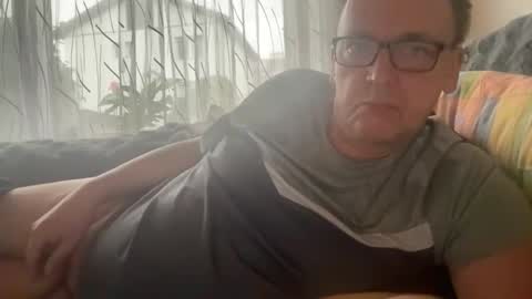 Snapshot of tom6644 chatting on October 17, 2:52 pm Tom online show from October 17, 2:52 pm