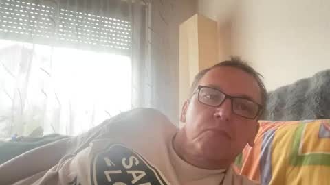 Snapshot of tom6644 chatting on October 18, 2:07 pm Tom online show from October 18, 2:07 pm