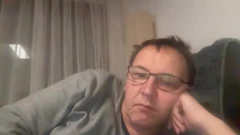 Tom online show from December 4, 5:32 pm