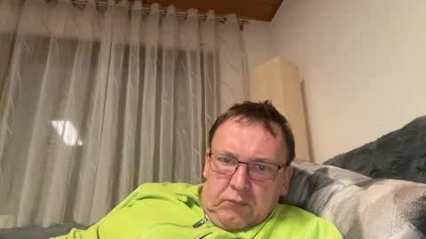 Tom online show from February 26, 5:34 pm