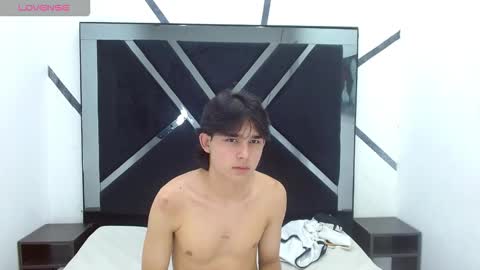 Snapshot of tom_0002 chatting on October 27, 8:13 pm tom_0002 online show from October 27, 8:13 pm