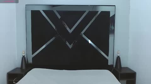 tom_0002 online show from December 16, 12:43 pm