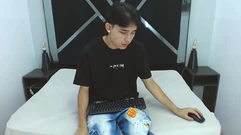 tom_0002 online show from December 19, 12:56 pm