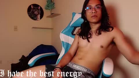 tom online show from December 19, 6:53 am