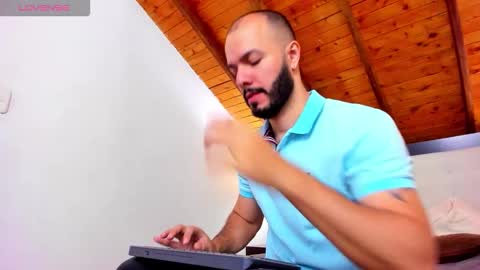   online show from November 9, 1:31 pm