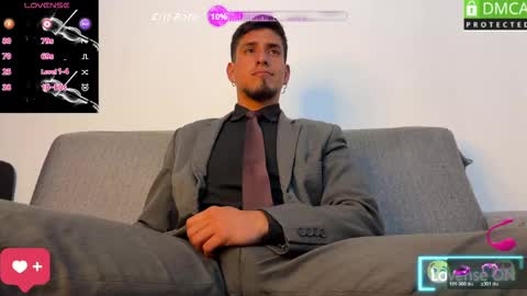 Snapshot of tom_blunt96 chatting on May 24, 12:21 pm TOM online show from May 24, 12:21 pm