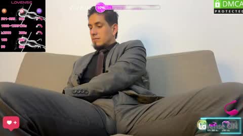 Snapshot of tom_blunt96 chatting on June 8, 4:02 am TOM online show from June 8, 4:02 am