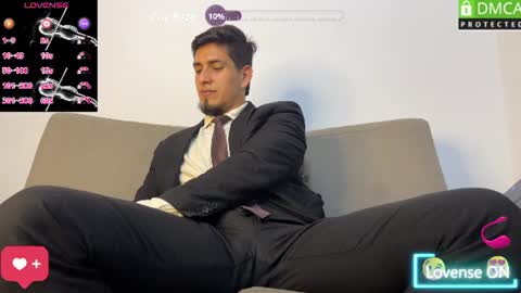 Snapshot of tom_blunt96 chatting on June 11, 7:17 am TOM online show from June 11, 7:17 am