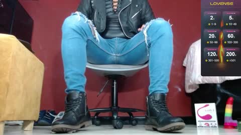 Tom online show from February 11, 12:05 pm