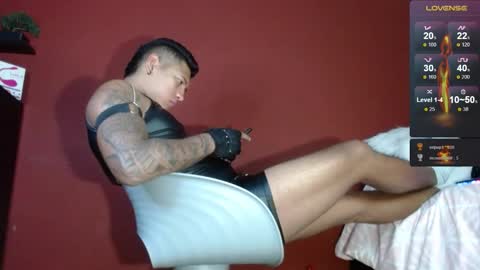 Tom online show from February 17, 1:04 am