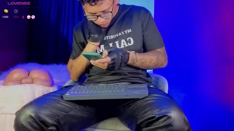 Tom online show from October 5, 11:35 pm