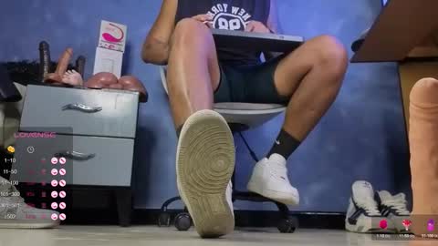 Tom online show from February 28, 12:55 am