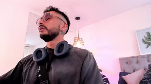 Master of pleasure online show from November 7, 12:05 pm