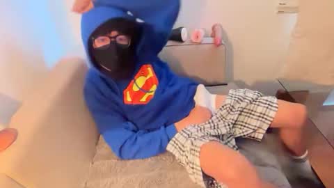 Snapshot of tom_curioustraight chatting on May 14, 3:52 pm tom curiustraight online show from May 14, 3:52 pm