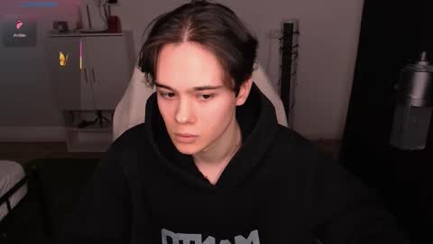 Snapshot of tom_er0s chatting on February 3, 10:26 pm Tom online show from February 3, 10:26 pm