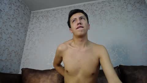 Snapshot of tom_marshall chatting on April 9, 8:47 pm Tom online show from April 9, 8:47 pm