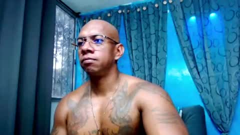 Snapshot of tom_miller chatting on July 19, 5:27 pm Tom Miller online show from July 19, 5:27 pm