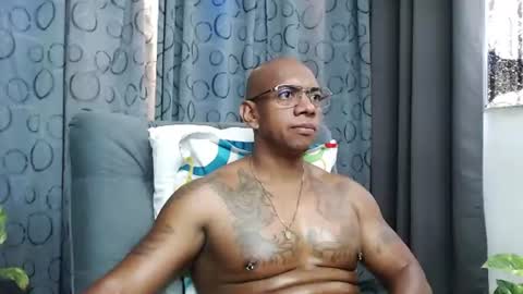 Snapshot of tom_miller chatting on July 24, 7:01 pm Tom Miller online show from July 24, 7:01 pm