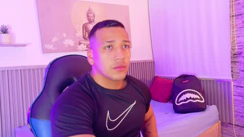 Tom muscle1 online show from October 19, 12:28 pm