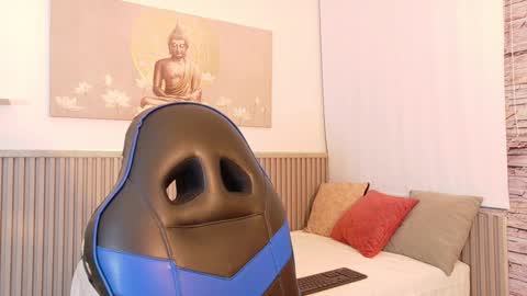 Tom muscle1 online show from November 20, 12:05 pm