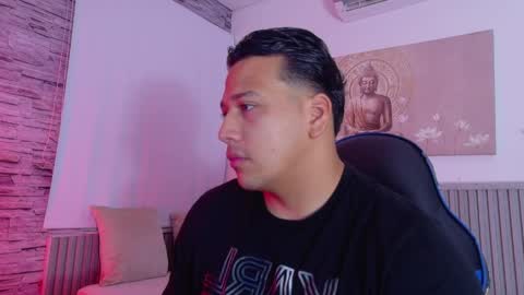 Tom muscle1 online show from May 2, 11:59 am