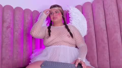 Snapshot of tom_silver_ chatting on December 21, 2:19 am Tom Silver online show from December 21, 2:19 am