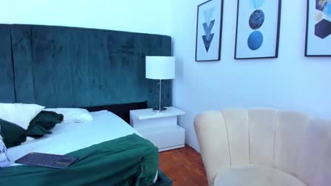 Snapshot of tom_silver_ chatting on January 23, 10:44 pm Tom Silver online show from January 23, 10:44 pm