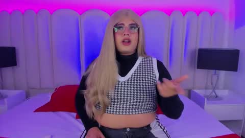 Snapshot of tom_silver_ chatting on September 9, 8:14 am Tom Silver online show from September 9, 8:14 am