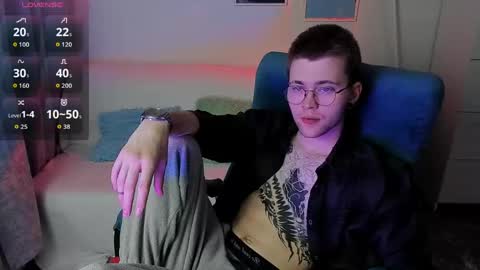 Snapshot of tomas_norton chatting on May 6, 8:47 pm tomas_norton online show from May 6, 8:47 pm