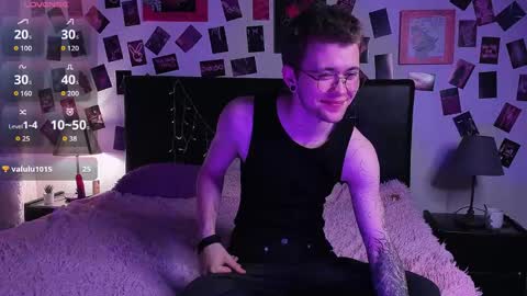 Snapshot of tomas_norton chatting on May 22, 8:58 pm tomas_norton online show from May 22, 8:58 pm