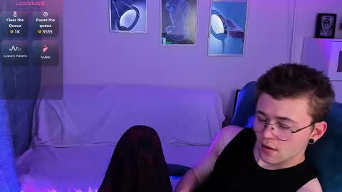 Snapshot of tomas_norton chatting on May 30, 9:23 pm tomas_norton online show from May 30, 9:23 pm